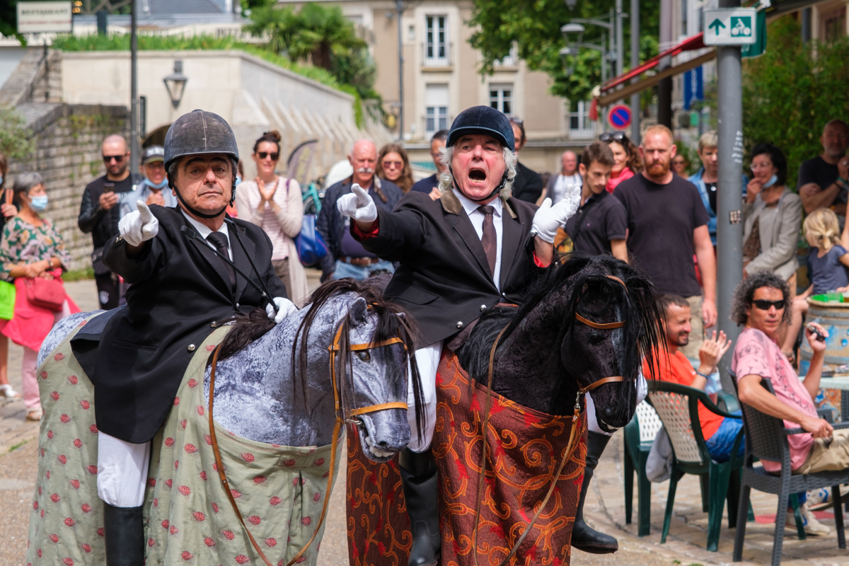 street performers in blois
