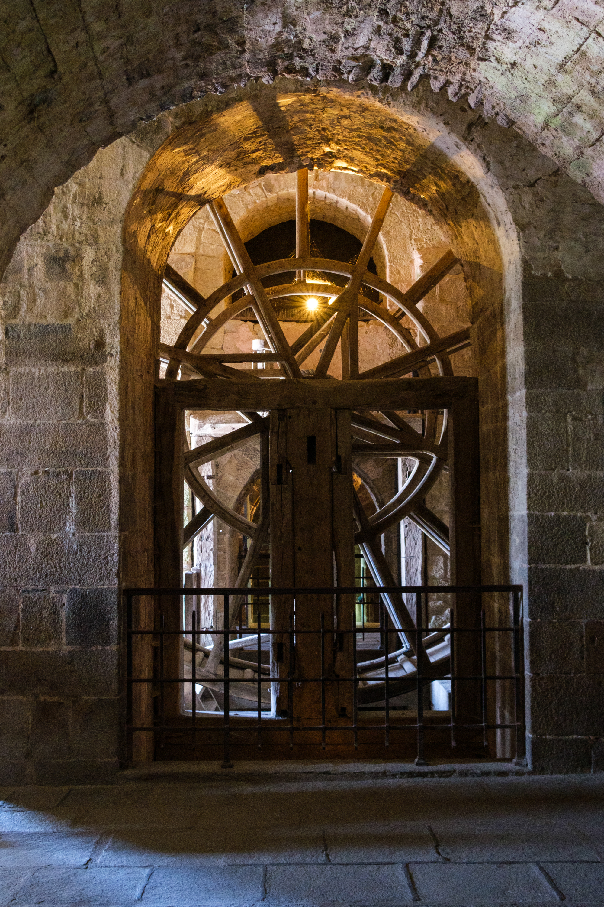 wooden pulley in mont saint michel