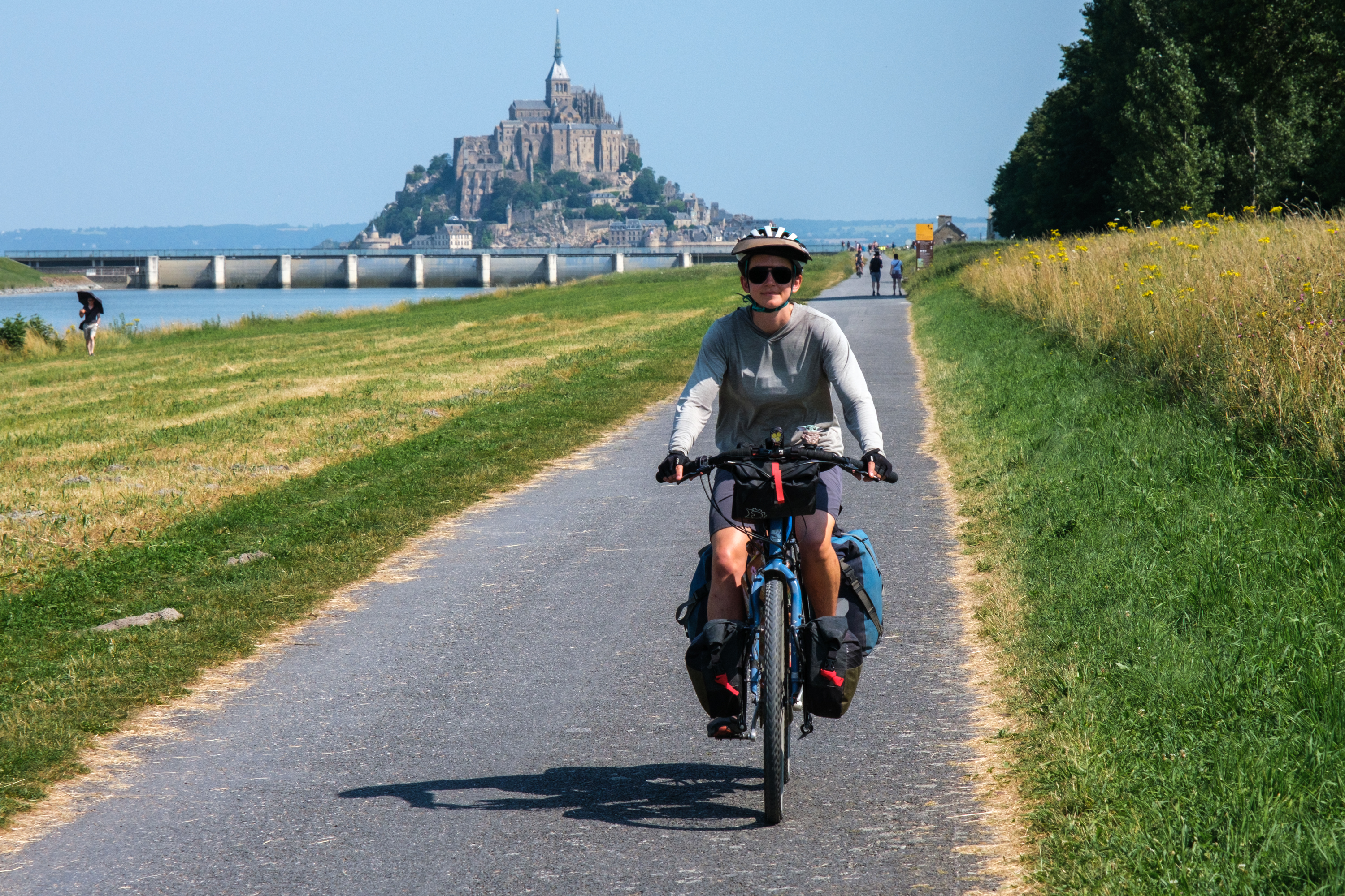 bicycle touring mont saint michel