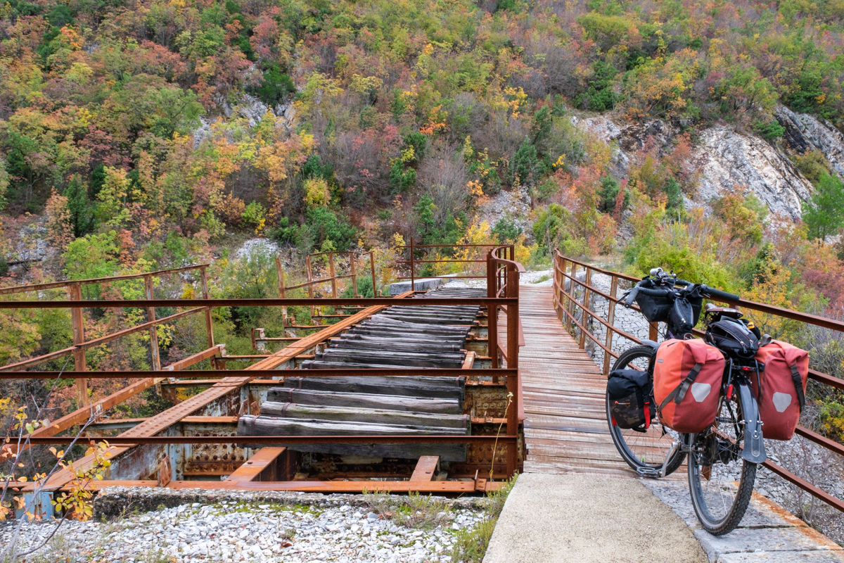 bicycle touring the ciro trail