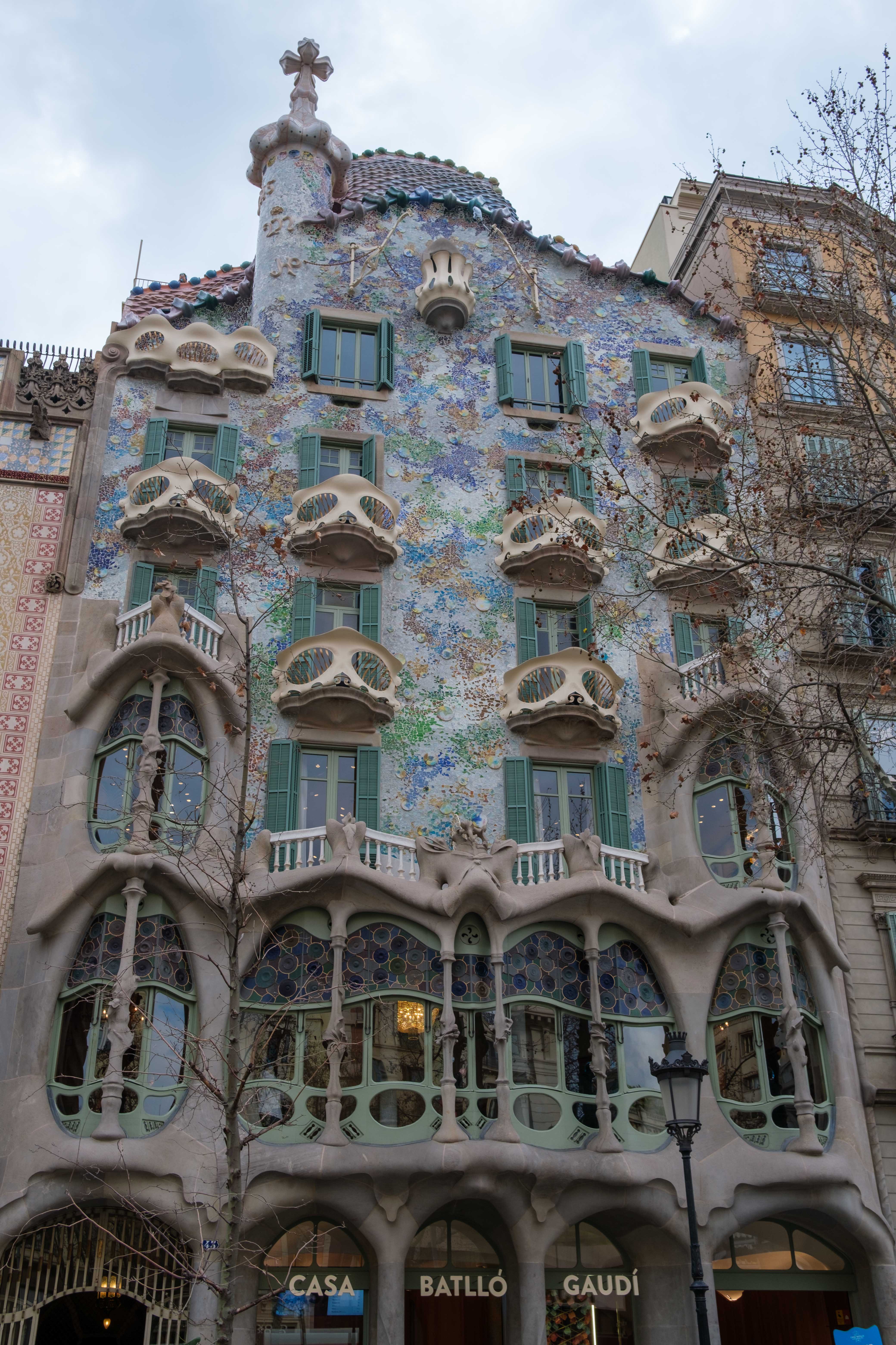 gaudi apartment building in barcelona